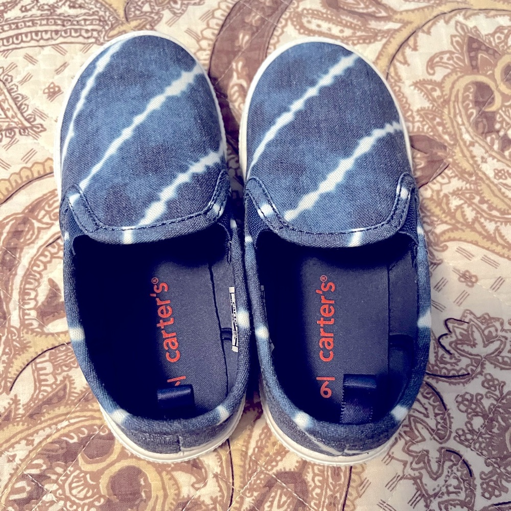 Carters boys canvas boat shoes NWT size 9